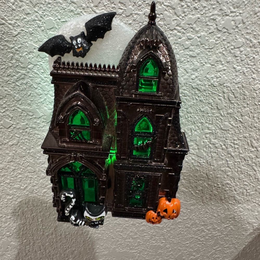 Bath And Body Works Wallflower Plug diffuser Light Haunted House Halloween Cat